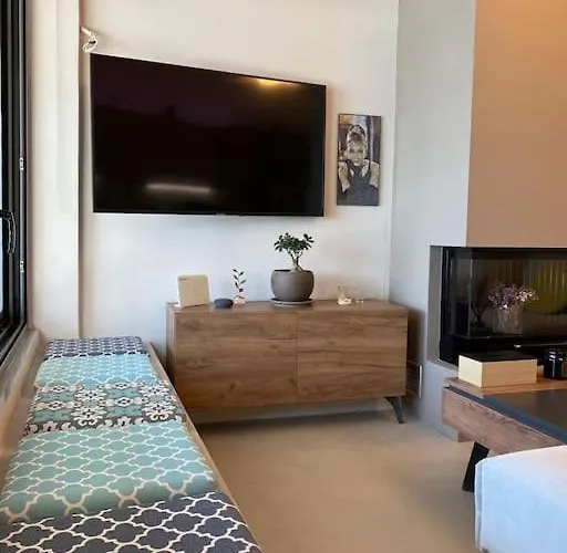 Beachfront Retreat At Agios Vasileios