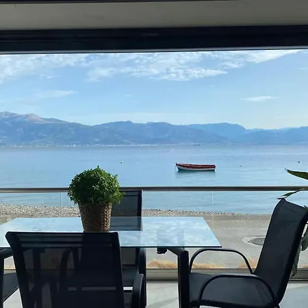 Beachfront Retreat At Agios Vasileios Патра