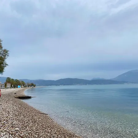 Beachfront Retreat At Agios Vasileios パトラ