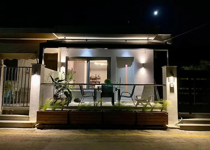 Beachfront Retreat At Agios Vasileios Dom wakacyjny